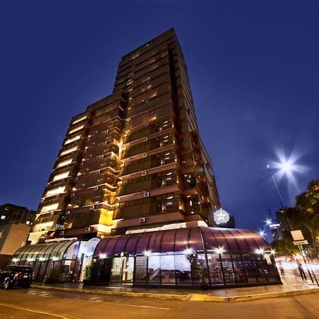 J&A Classic Hotel Lima Extérieur photo The hotel at night