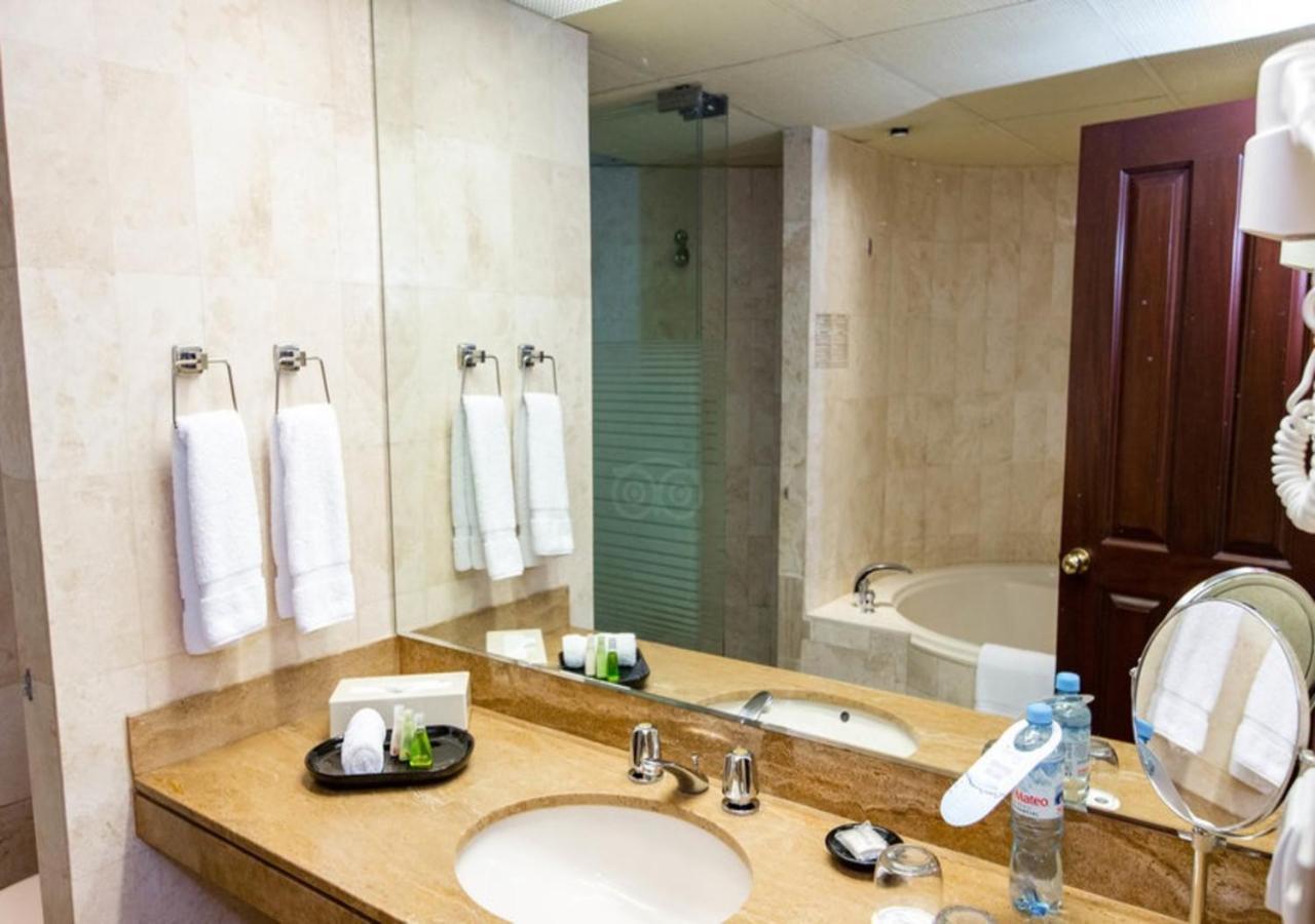 J&A Classic Hotel Lima Extérieur photo Bathroom