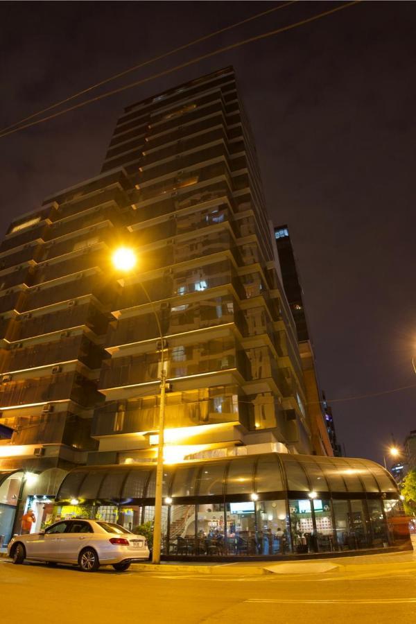 J&A Classic Hotel Lima Extérieur photo The building at night