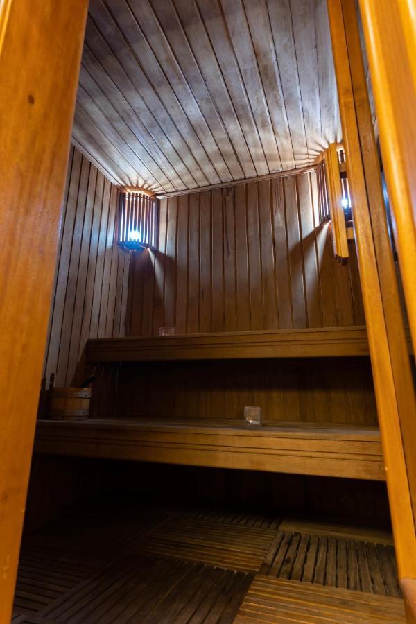 J&A Classic Hotel Lima Extérieur photo A Finnish sauna