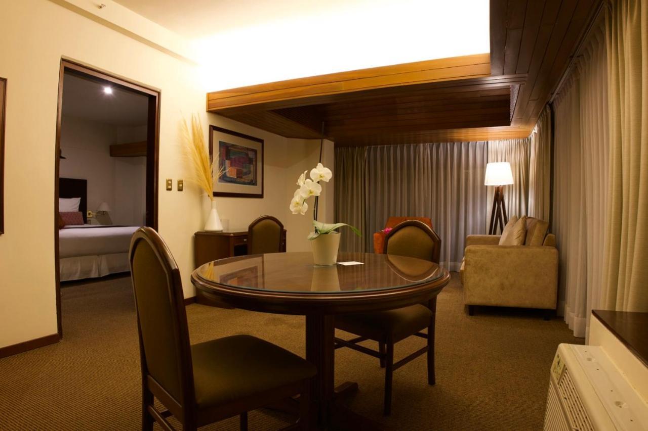 J&A Classic Hotel Lima Extérieur photo A suite at the hotel