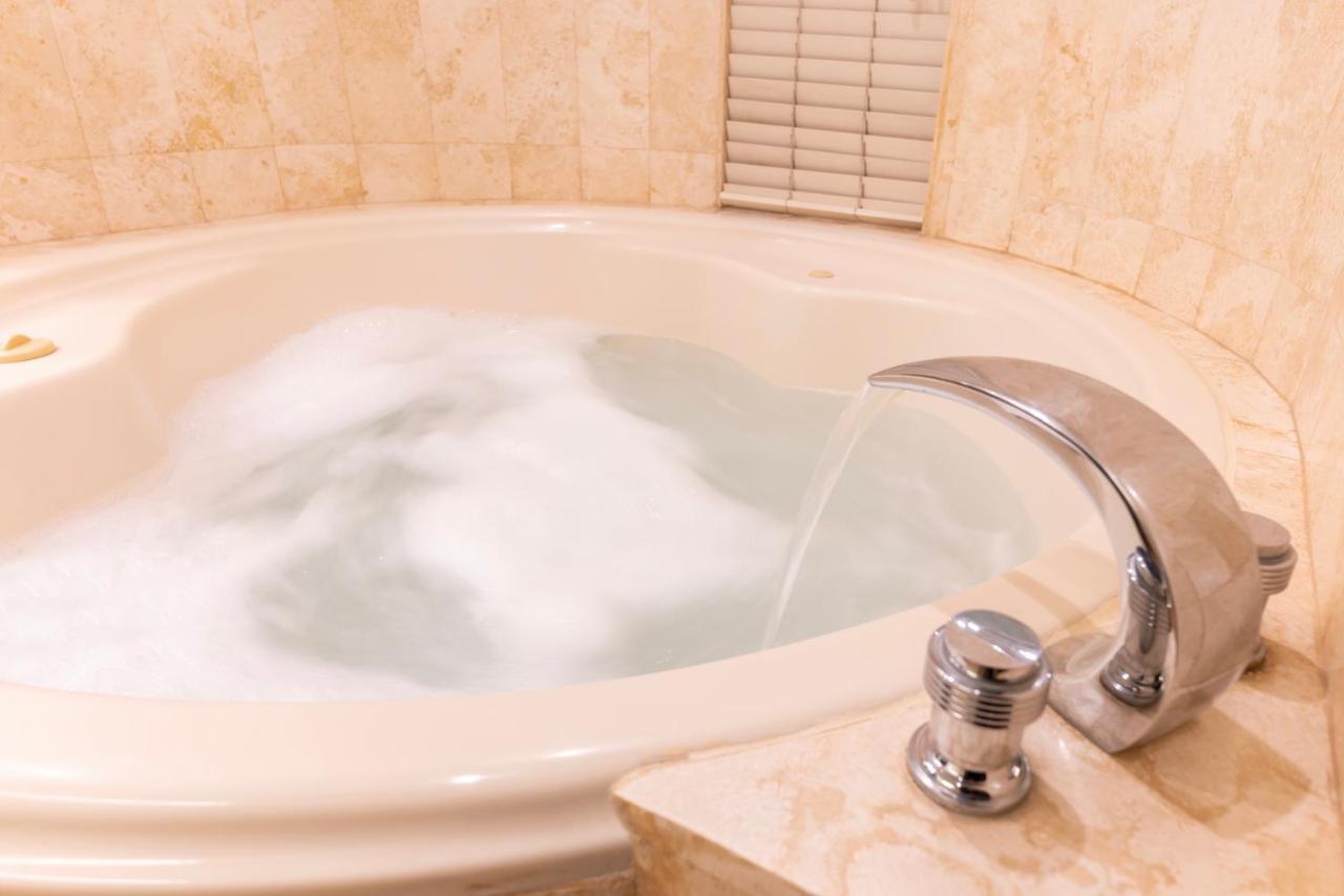 J&A Classic Hotel Lima Extérieur photo A bathtub