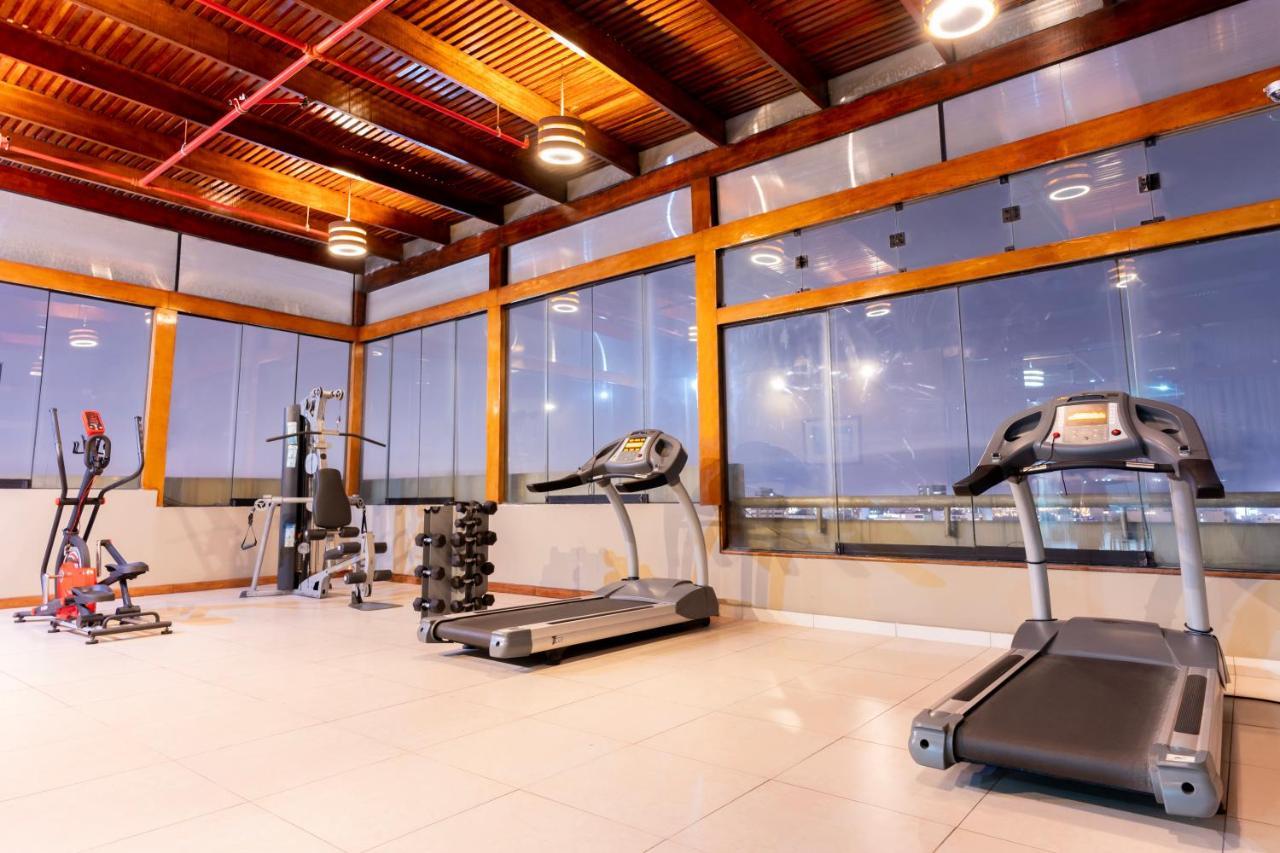 J&A Classic Hotel Lima Extérieur photo The gym at the hotel