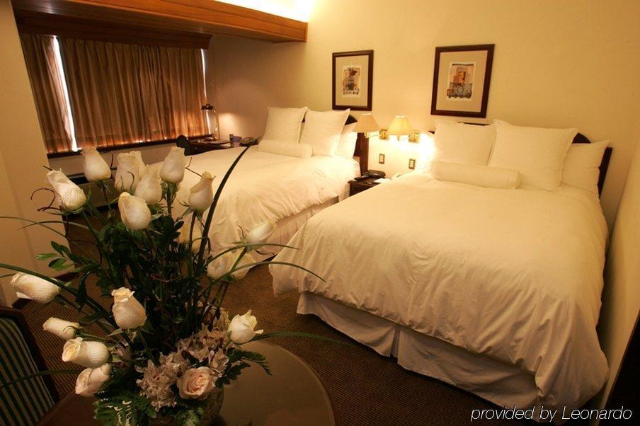 J&A Classic Hotel Lima Chambre photo A room at the hotel