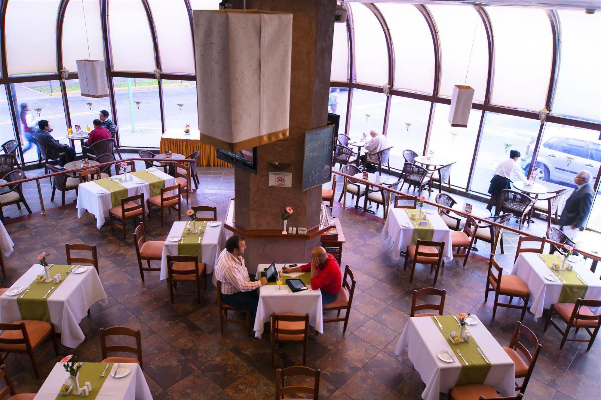 J&A Classic Hotel Lima Extérieur photo The restaurant